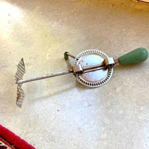 Antique DUPLEX CREAM WHIPPER. green wooden handle kitchen hand mixer. Works!